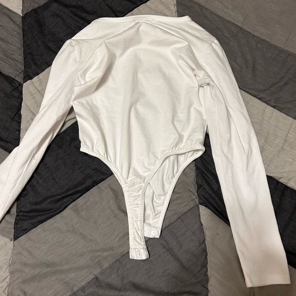 Prettylittlething white bodysuit - Picture 2 of 3